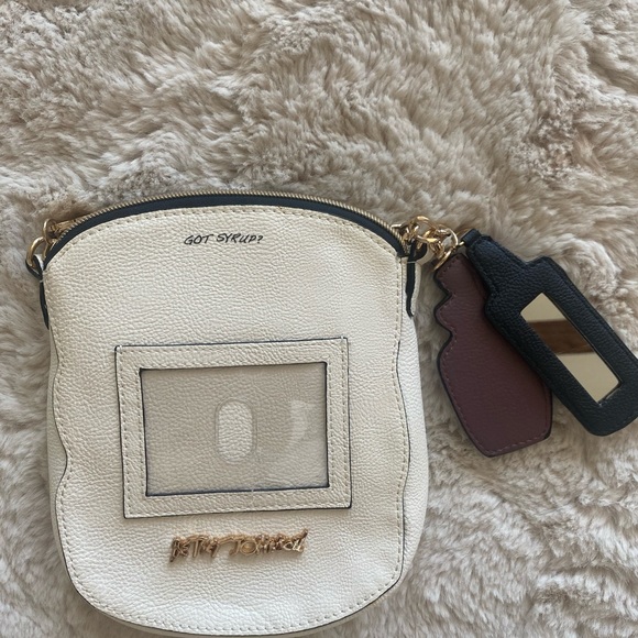 Betsy Johnson pancakes crossbody purse - Picture 3 of 4